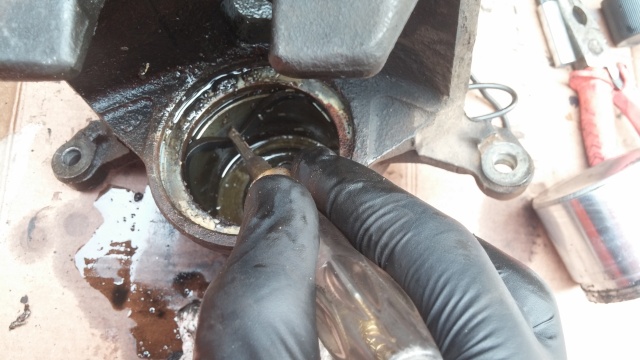 Repairing brake caliper 2005 Accord